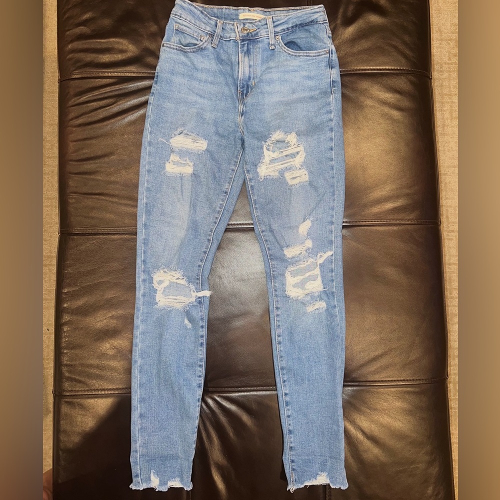 Levi’s High Rise Skinny Jean